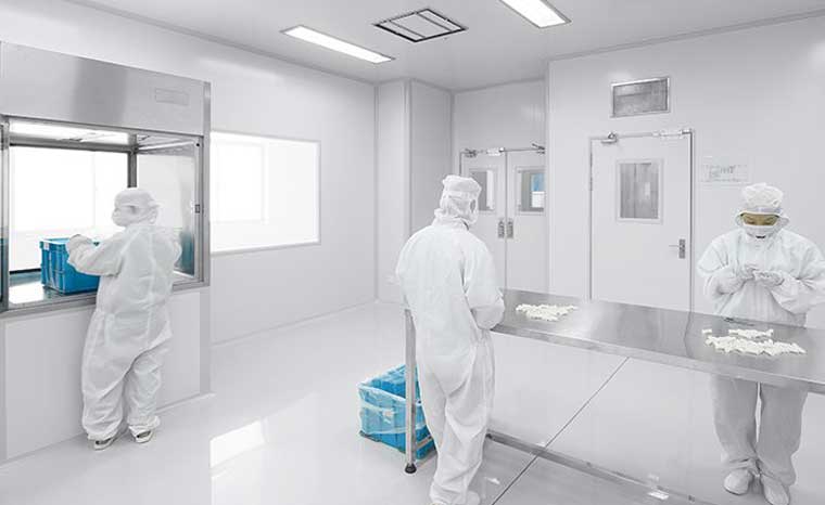 新建醫(yī)療器械工廠的生產(chǎn)企業(yè)應(yīng)當(dāng)具備什么條件和要求？